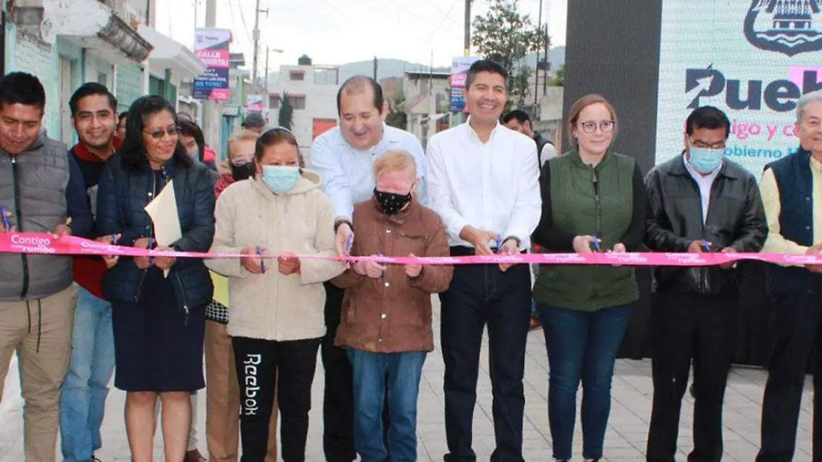 inauguran vialidades